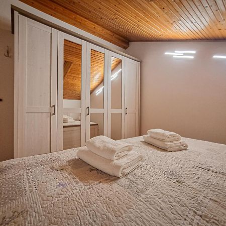 Apartments Marija Nada Малинска Екстериор снимка