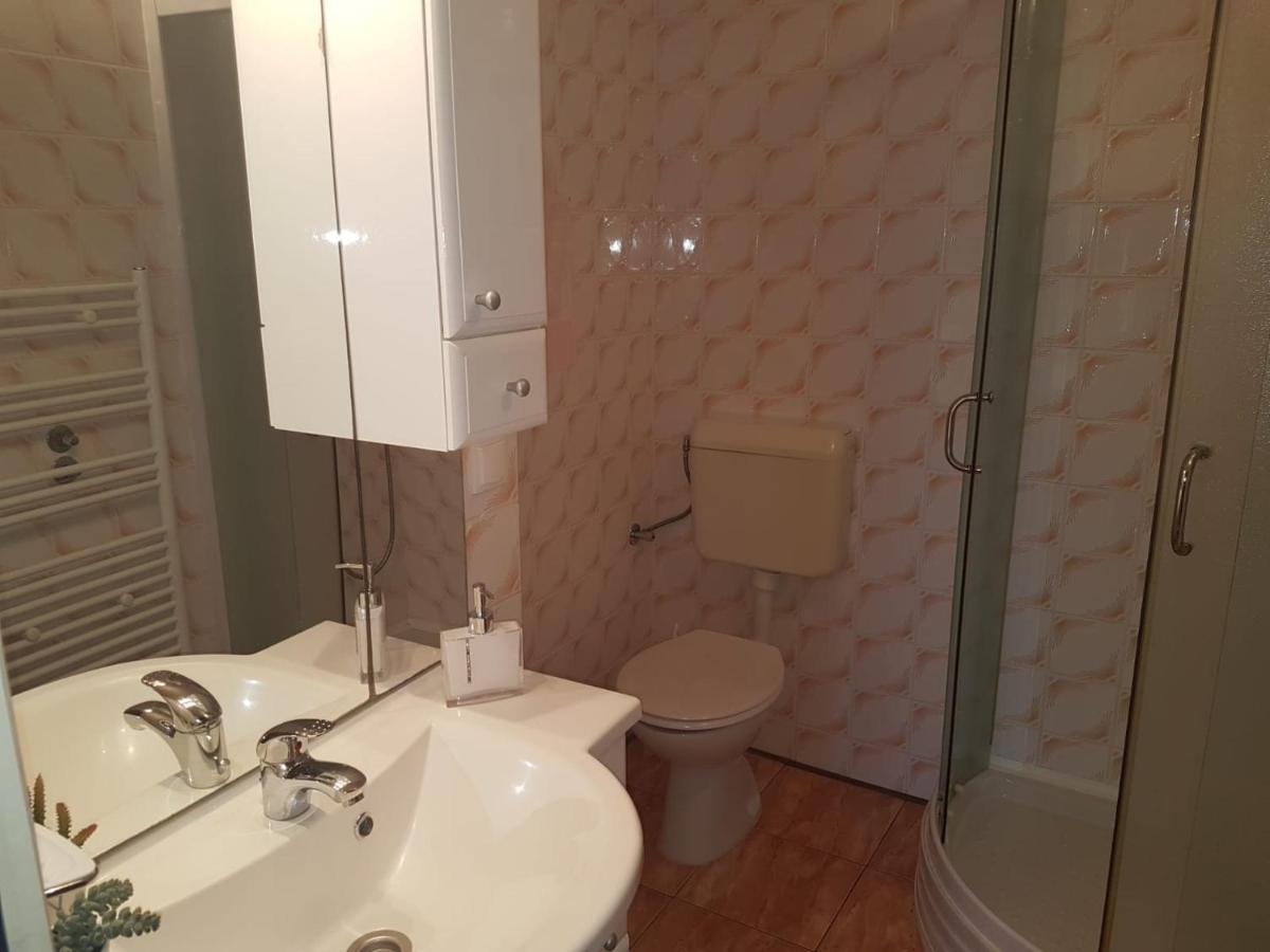 Apartments Marija Nada Малинска Екстериор снимка