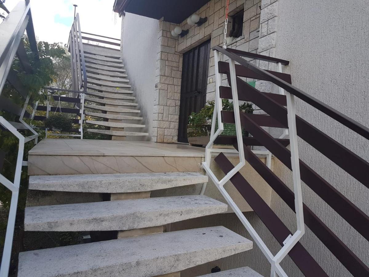 Apartments Marija Nada Малинска Екстериор снимка