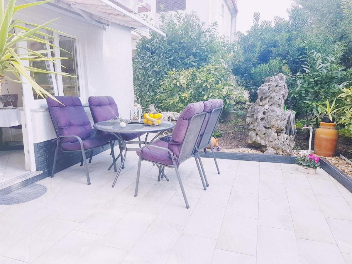 Apartments Marija Nada Малинска Екстериор снимка