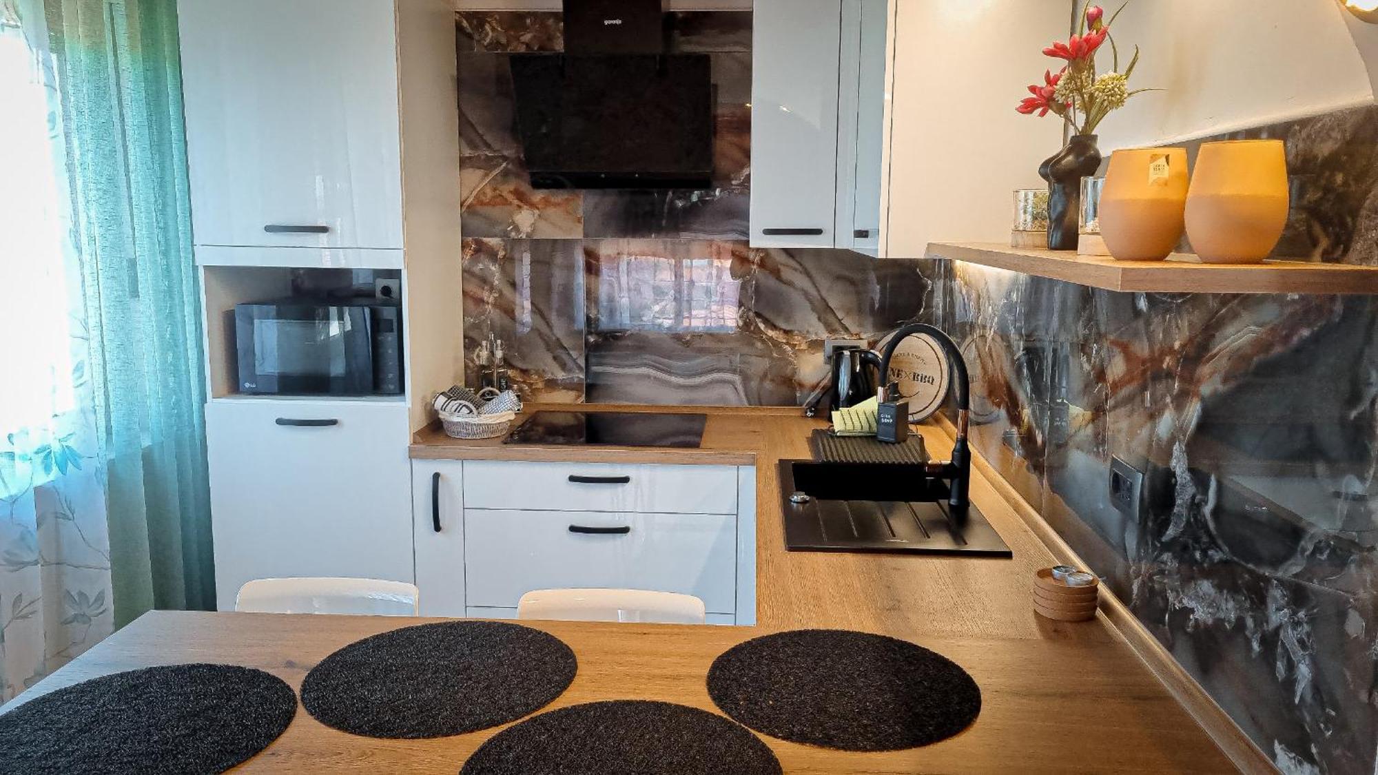 Apartments Marija Nada Малинска Екстериор снимка