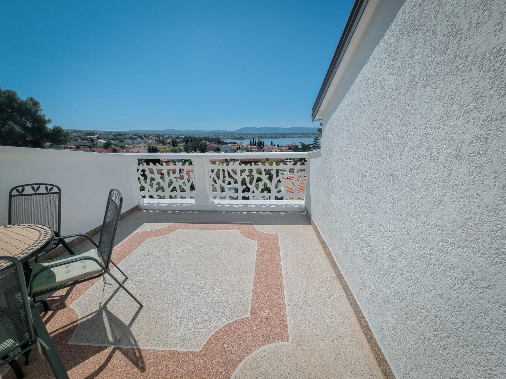 Apartments Marija Nada Малинска Екстериор снимка
