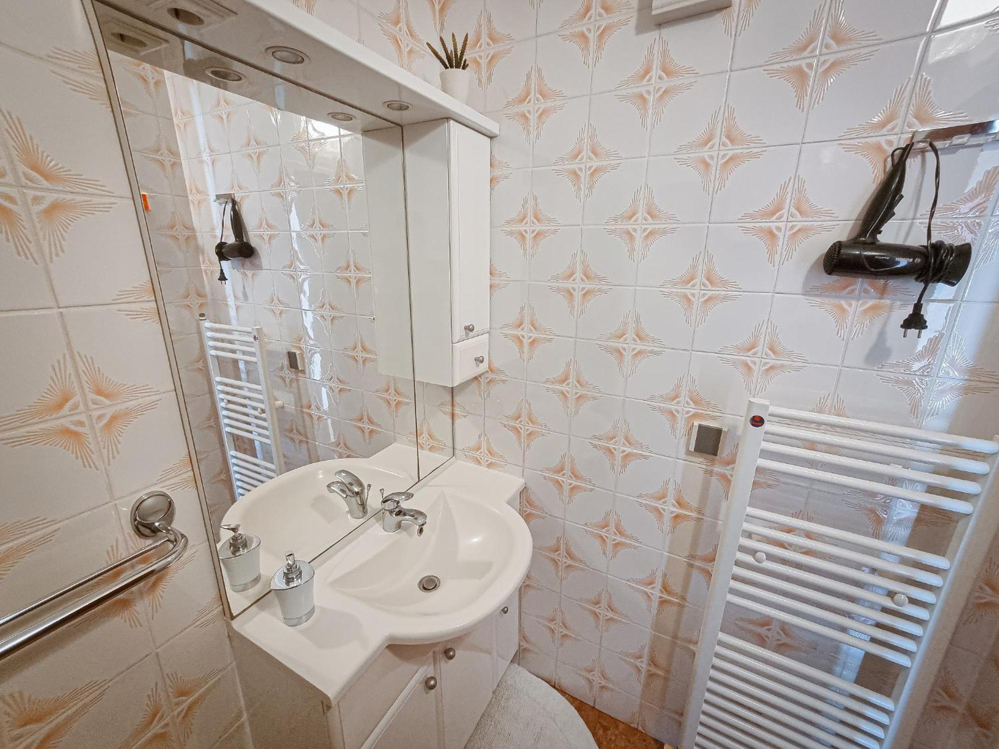 Apartments Marija Nada Малинска Екстериор снимка